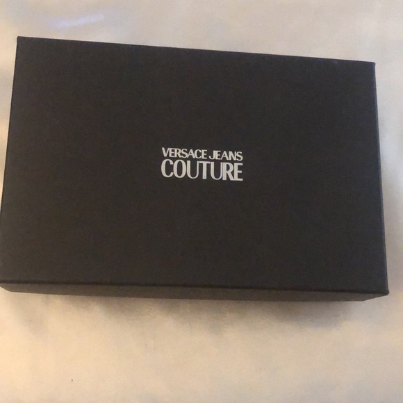 Versace Jeans Couture Range I Embossed ZA Compact Wallet Color Scarlet NWT & Box - Picture 16 of 16